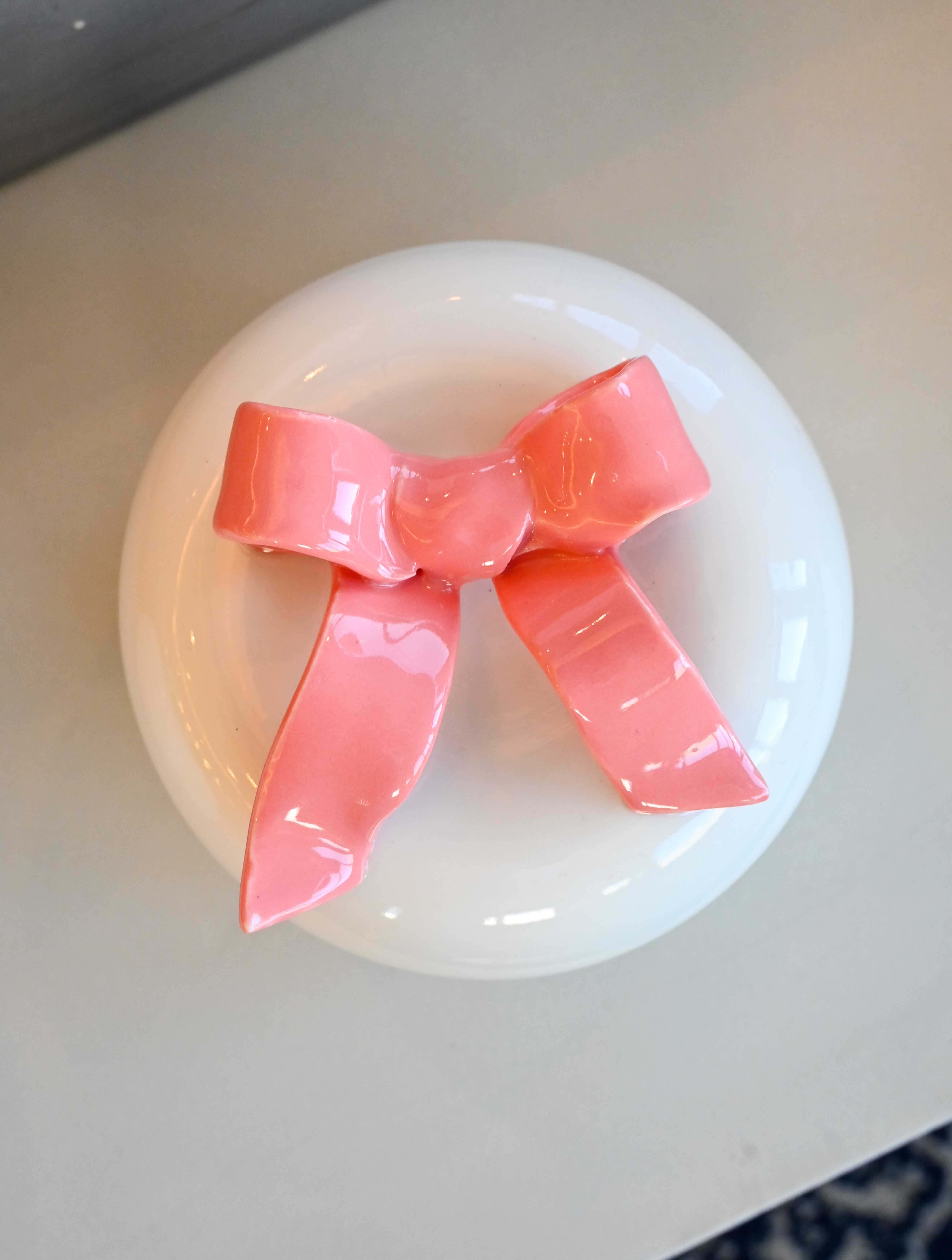 Illume Ceramic Bow Candle - Image 2