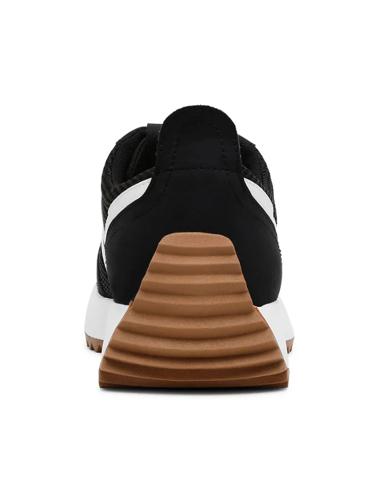 DV Bynx Sneaker - Image 11