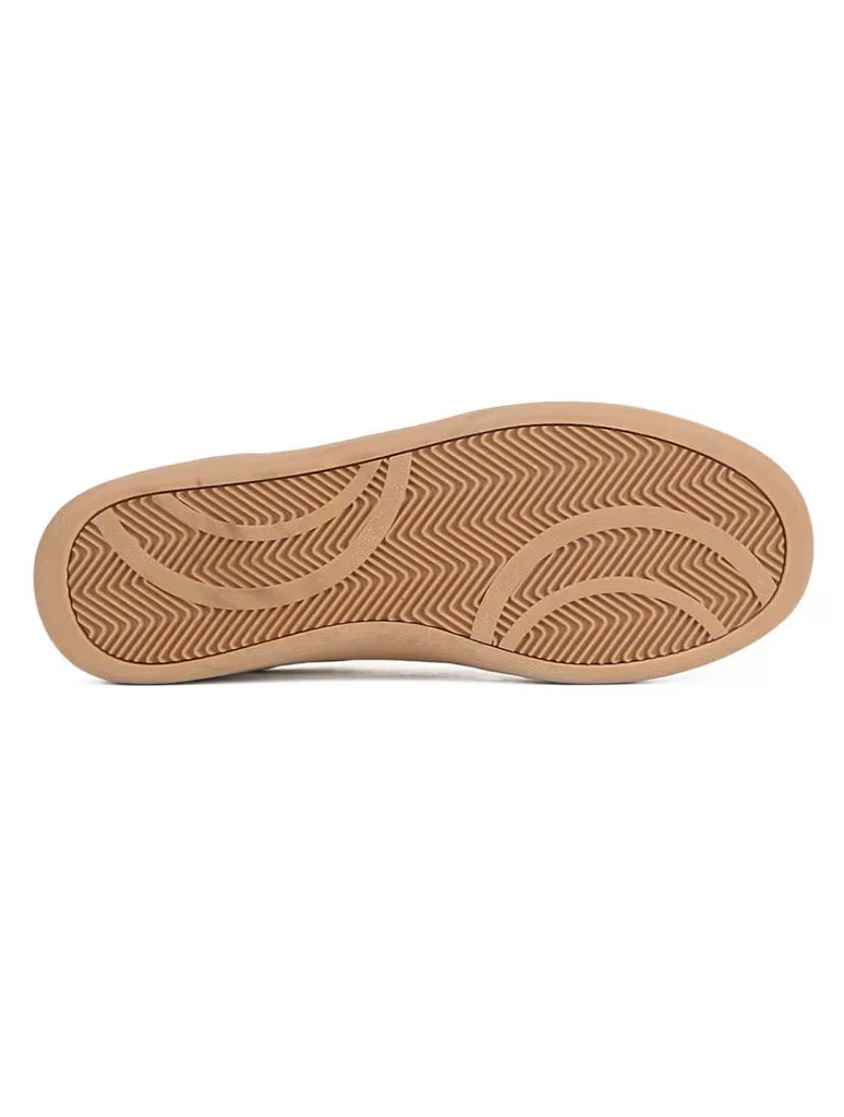 DV Voyage Sneaker - Image 13