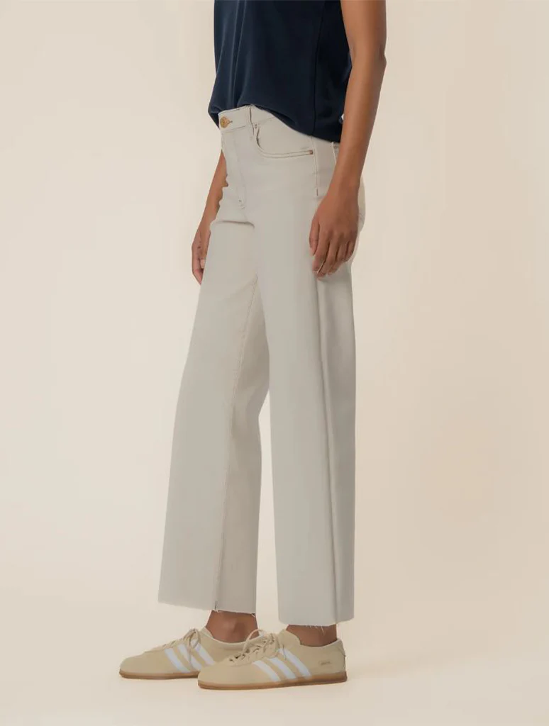 Kut From The Kloth Charlotte High Rise Wide Leg Jeans with Raw Hem - Image 2