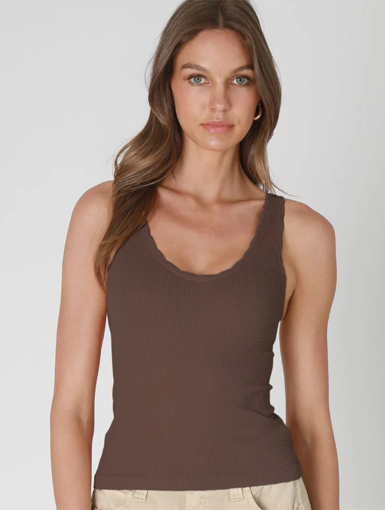 Reversible Scallop Edge Tank - Image 4